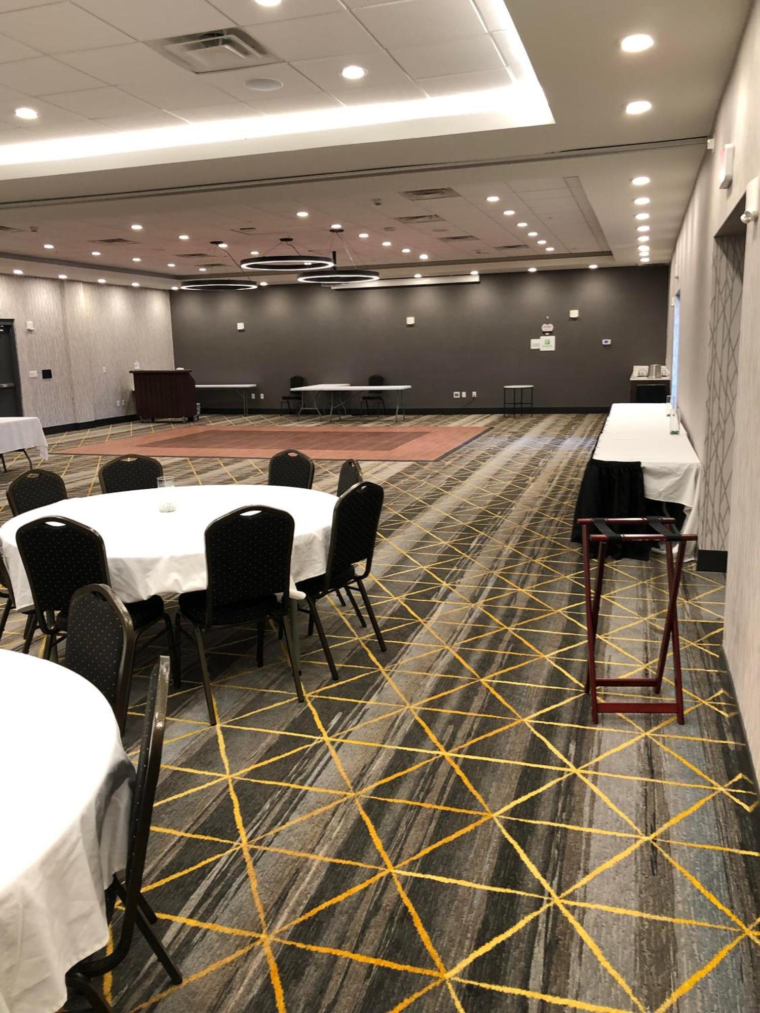 Holiday Inn - Kalamazoo West, an IHG Hotel Bagian luar foto