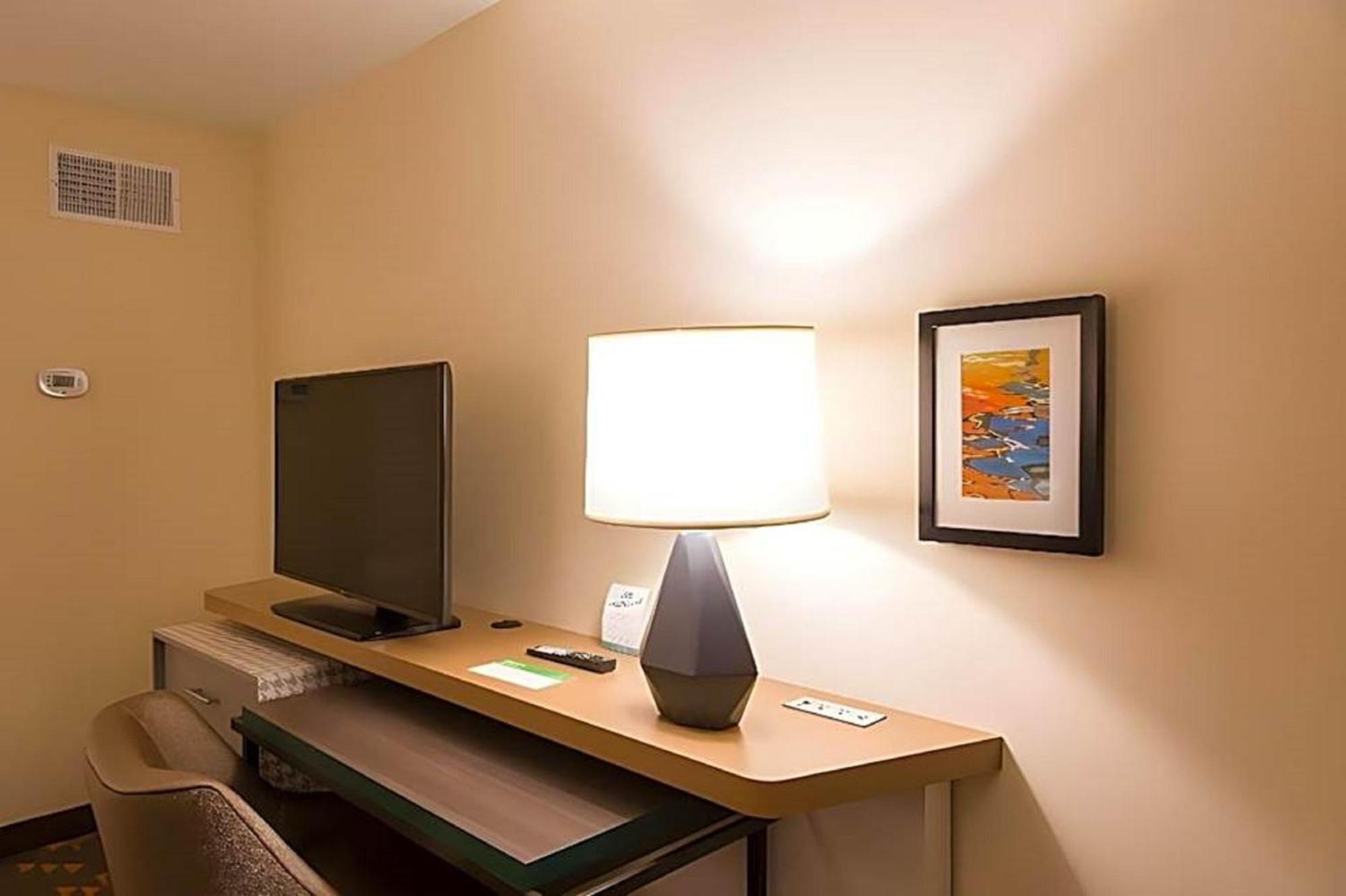 Holiday Inn - Kalamazoo West, an IHG Hotel Bagian luar foto