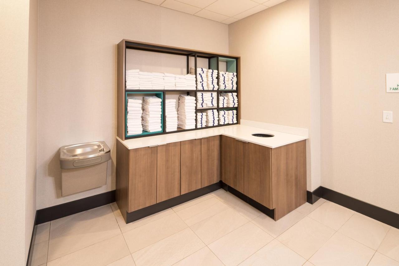Holiday Inn - Kalamazoo West, an IHG Hotel Bagian luar foto